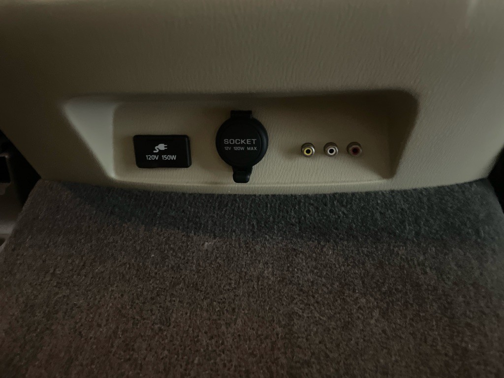 2017 INFINITI QX80 Image 44