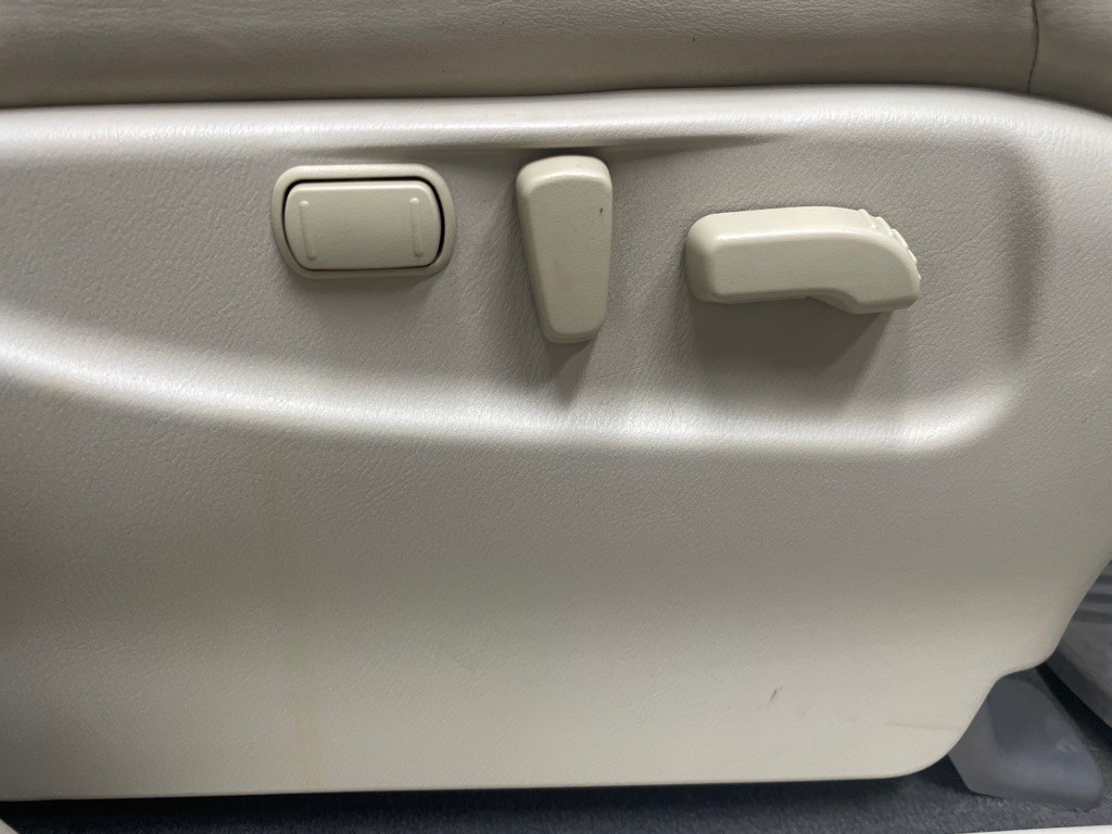 2017 INFINITI QX80 Image 50