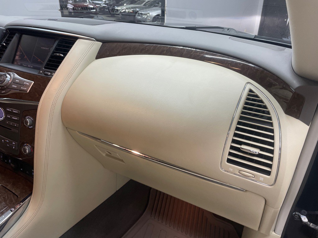 2017 INFINITI QX80 Image 53