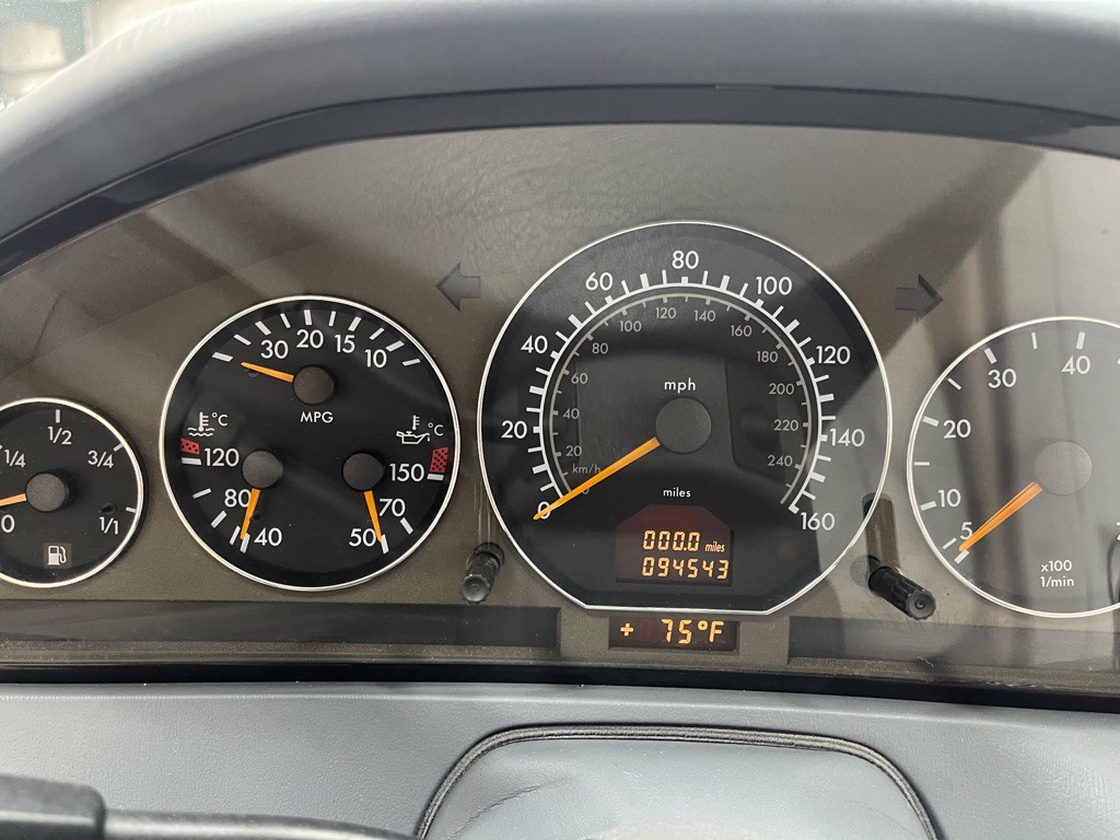 1999 Mercedes-Benz SL-Class Image 33