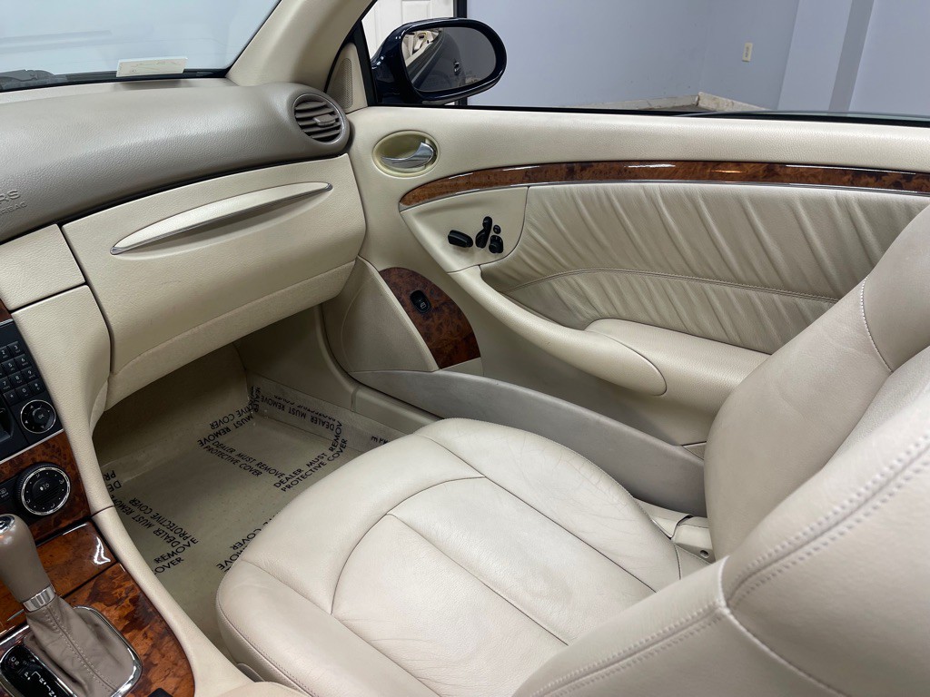 2008 Mercedes-Benz CLK-Class Image 27