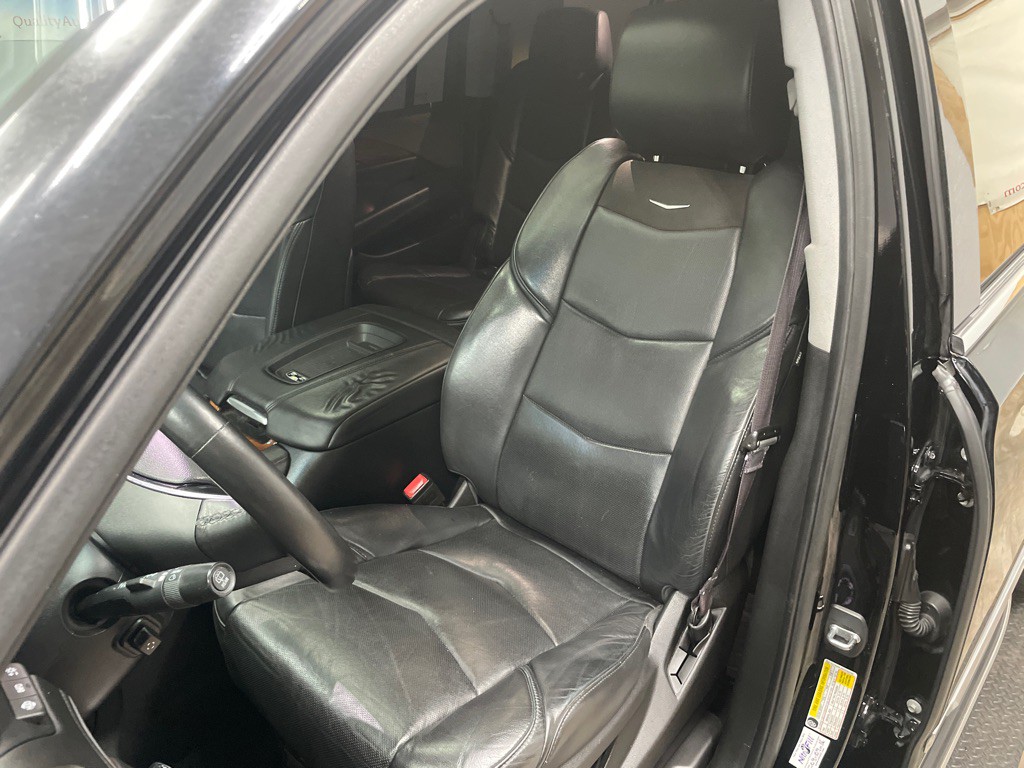 2016 Cadillac Escalade Image 3