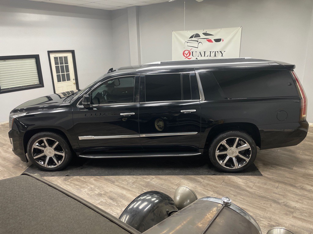 2016 Cadillac Escalade Image 7