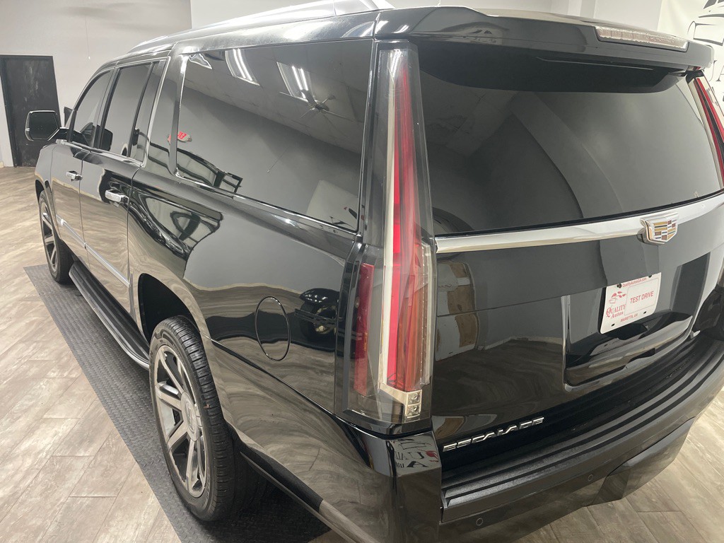 2016 Cadillac Escalade Image 8