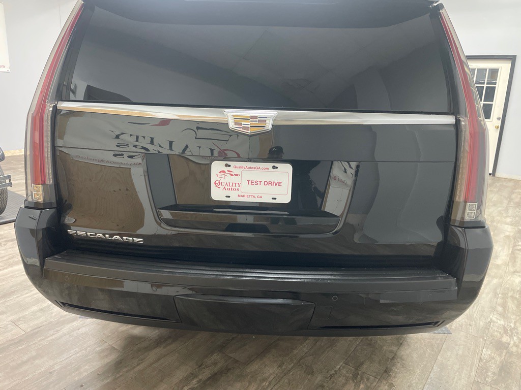 2016 Cadillac Escalade Image 9