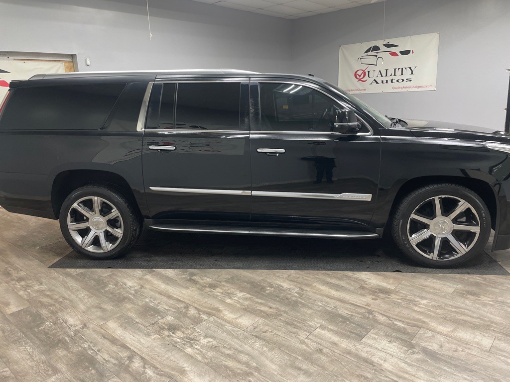 2016 Cadillac Escalade Image 11