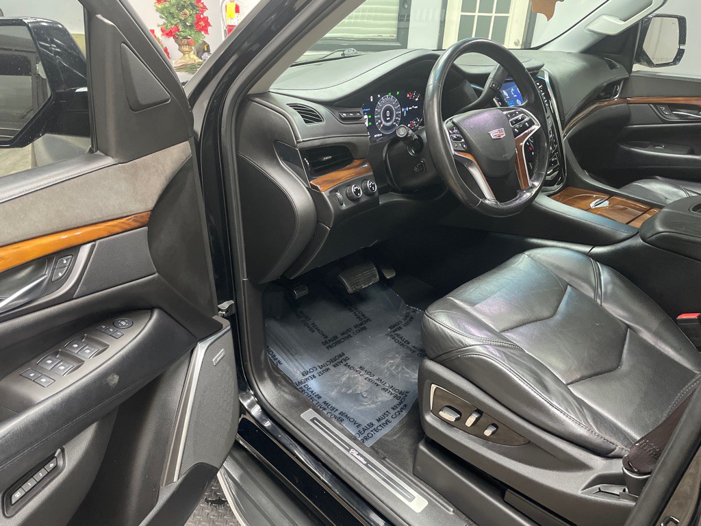 2016 Cadillac Escalade Image 13