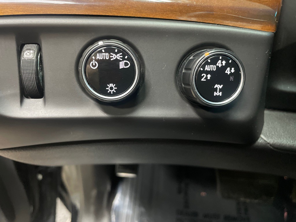 2016 Cadillac Escalade Image 20