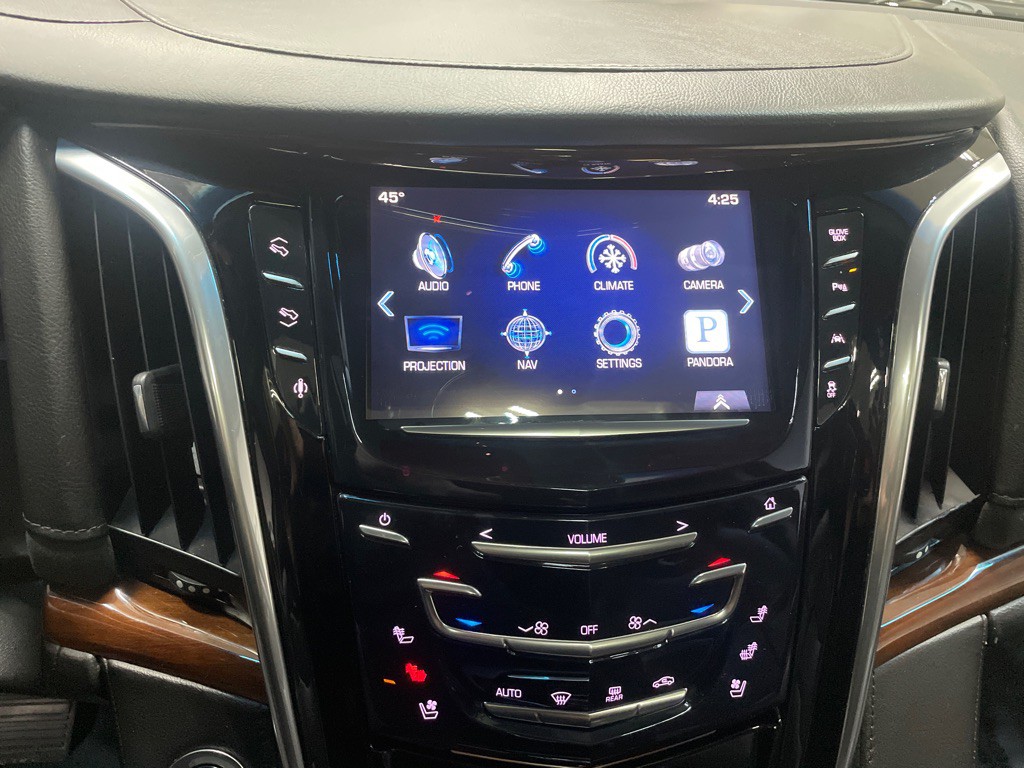 2016 Cadillac Escalade Image 22