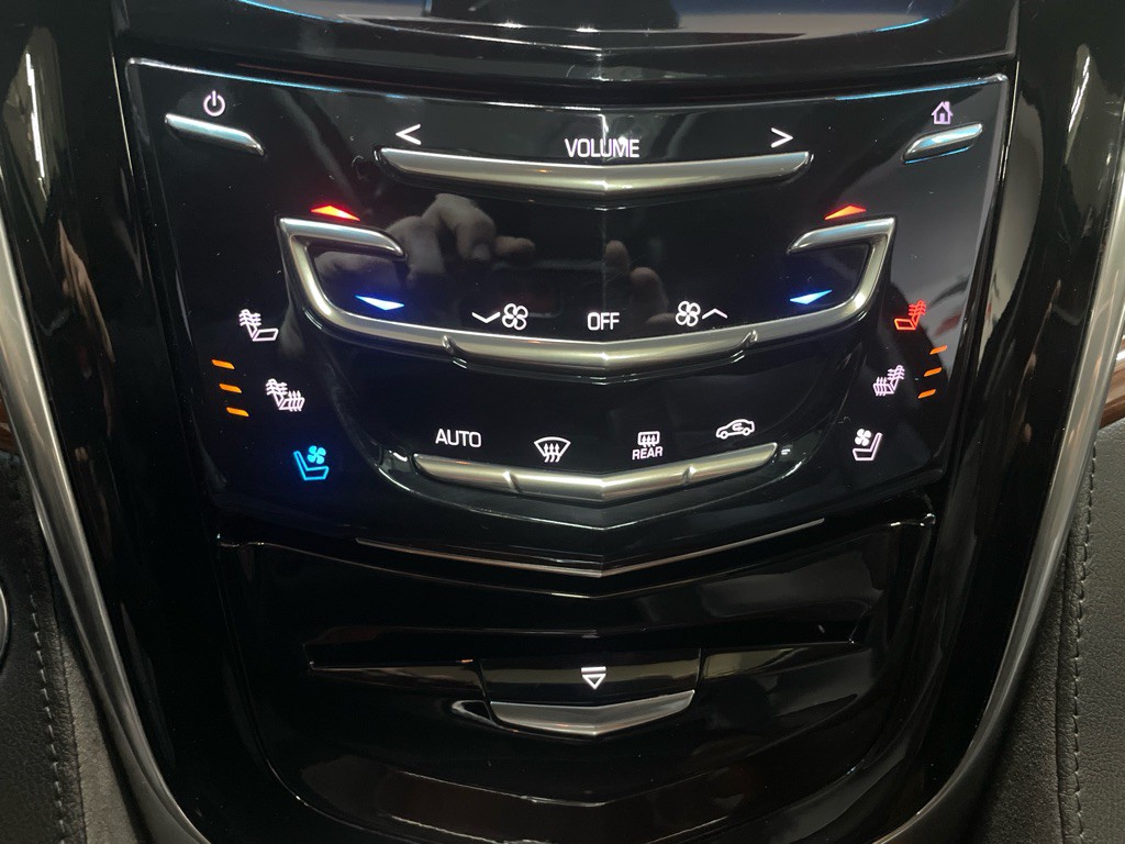 2016 Cadillac Escalade Image 25