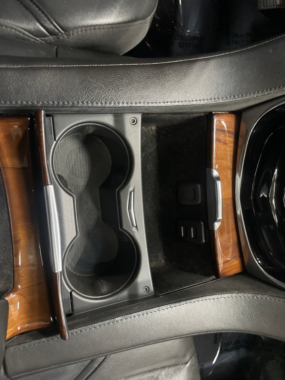 2016 Cadillac Escalade Image 27