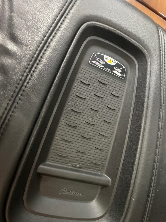 2016 Cadillac Escalade Image 28