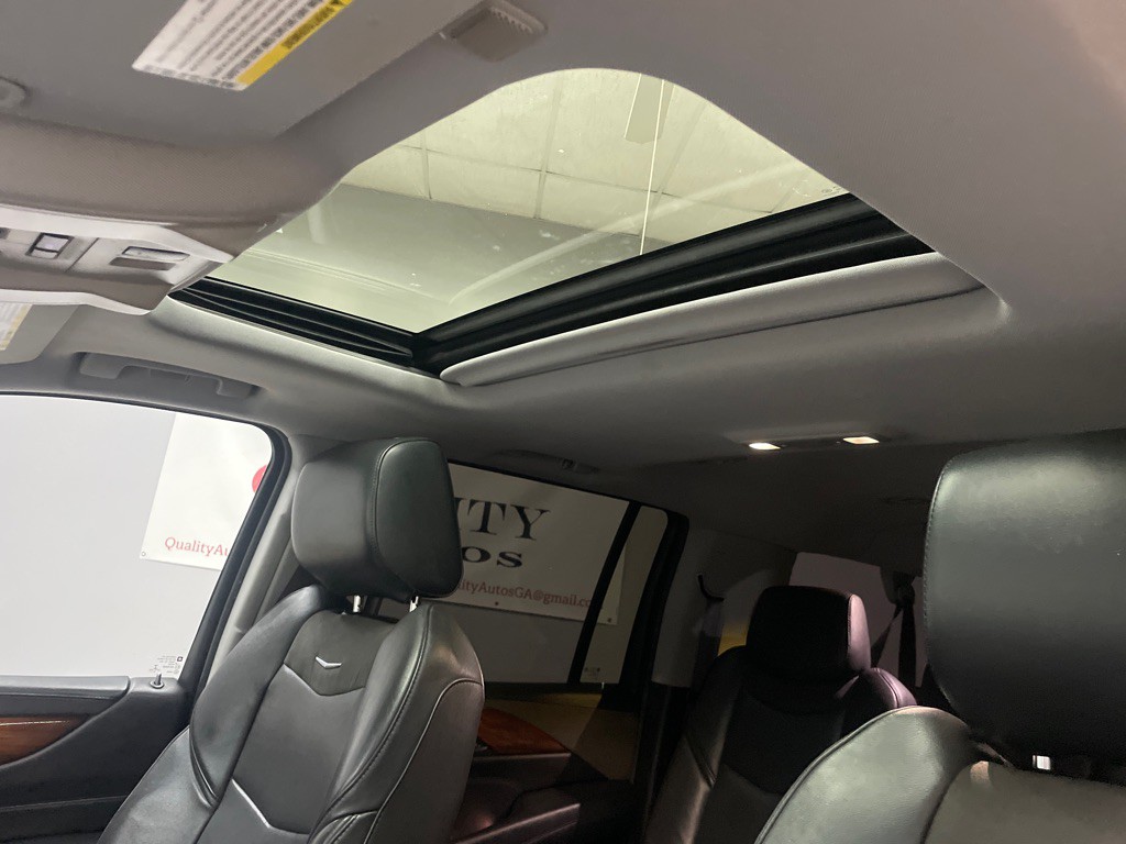 2016 Cadillac Escalade Image 29