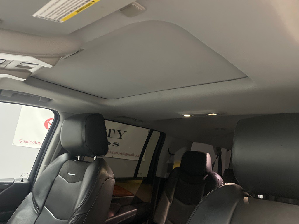 2016 Cadillac Escalade Image 30