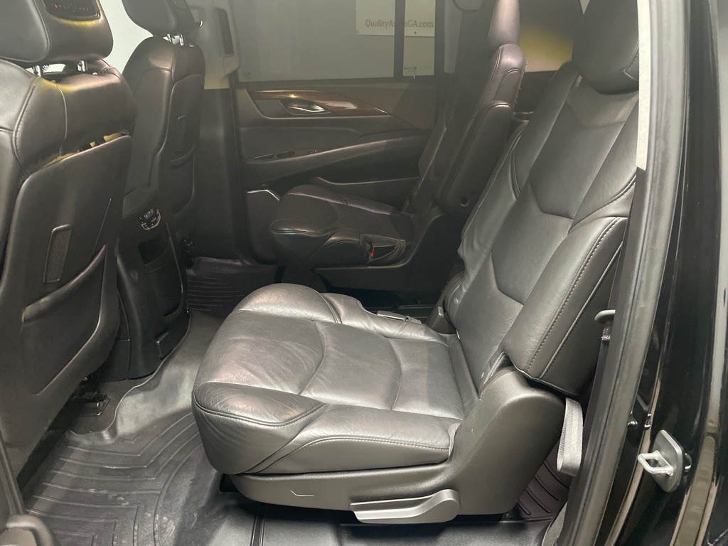 2016 Cadillac Escalade Image 34