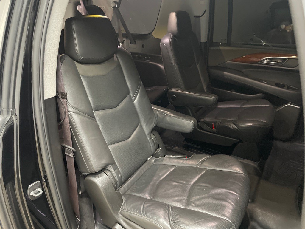2016 Cadillac Escalade Image 39