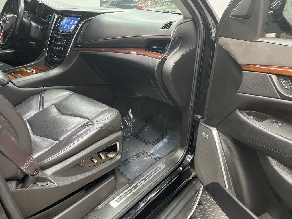 2016 Cadillac Escalade Image 42