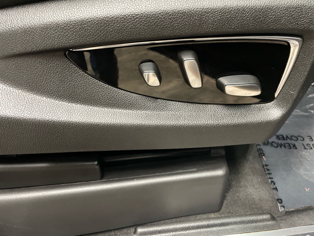 2016 Cadillac Escalade Image 44