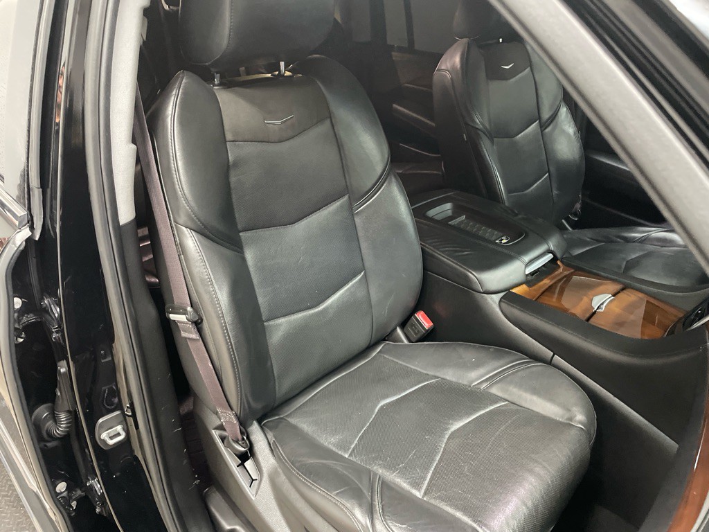 2016 Cadillac Escalade Image 46