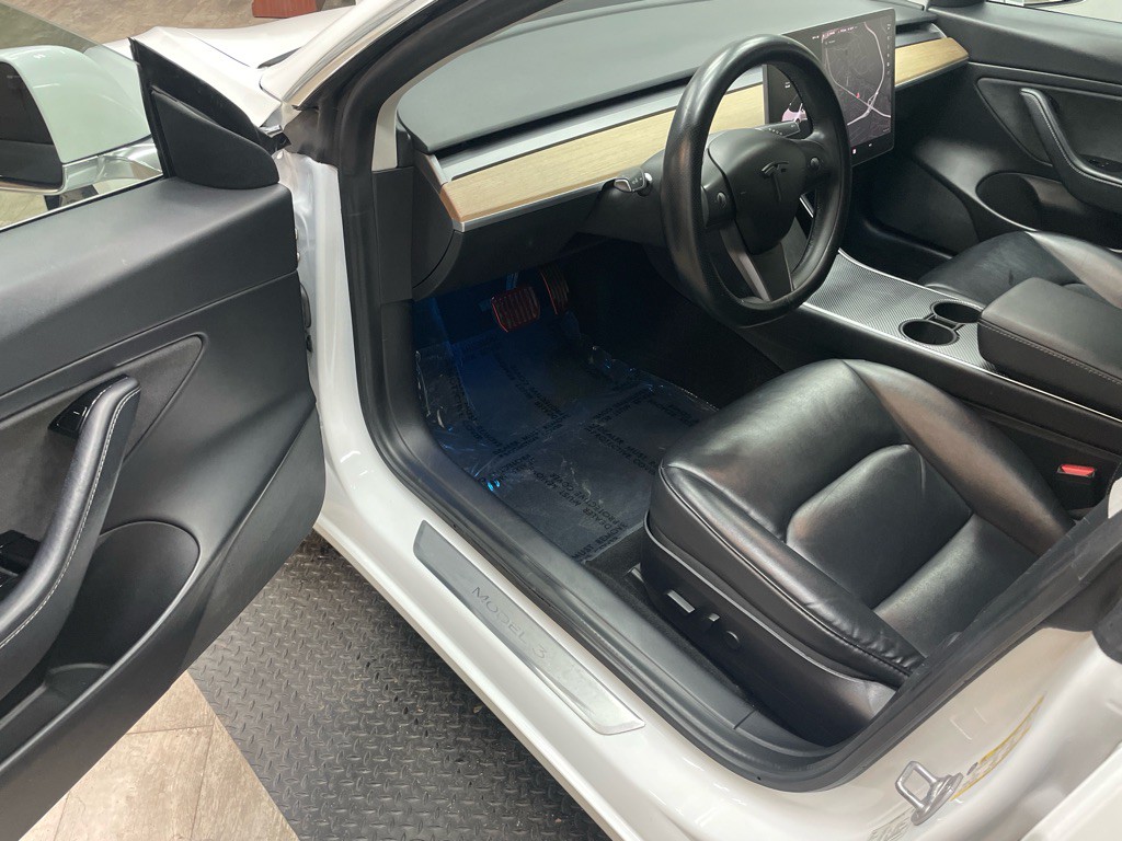 2020 Tesla Model 3 Image 15