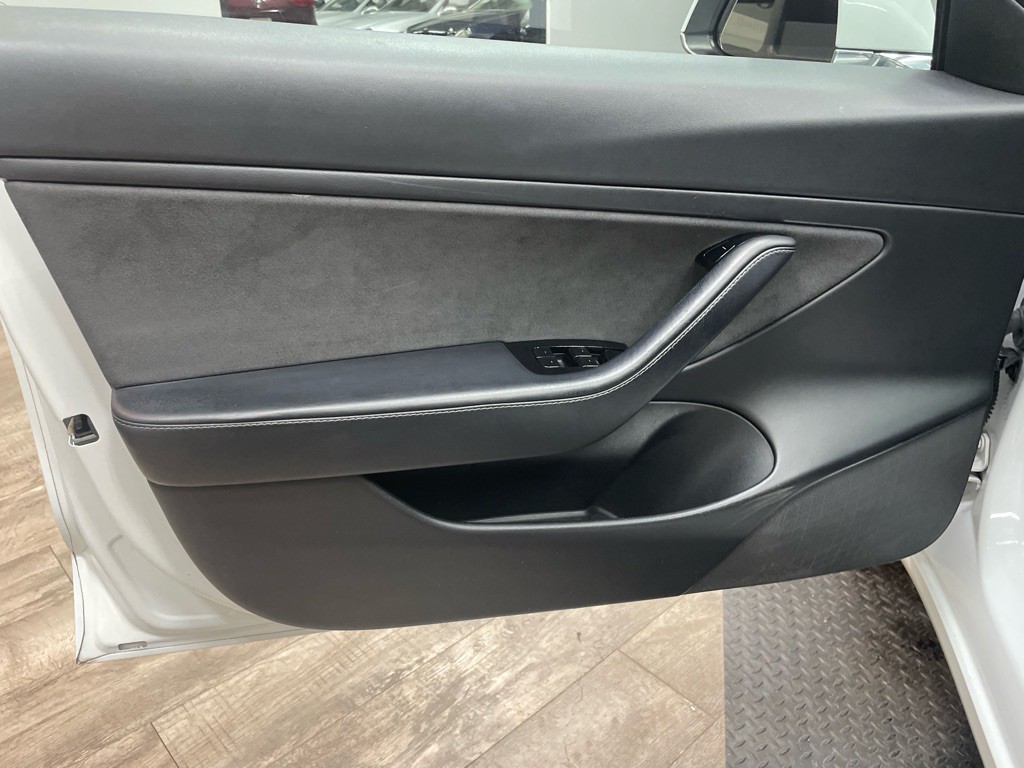 2020 Tesla Model 3 Image 16