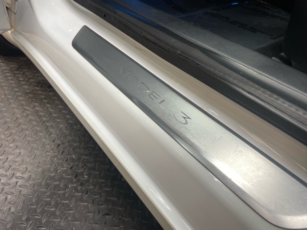 2020 Tesla Model 3 Image 17