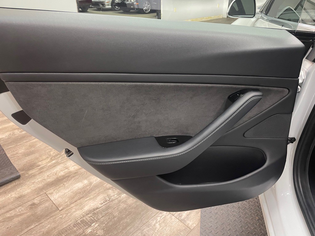 2020 Tesla Model 3 Image 29