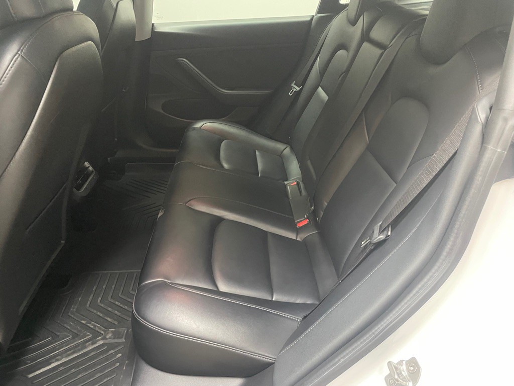 2020 Tesla Model 3 Image 30