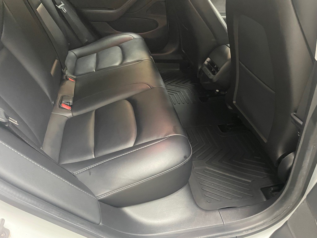 2020 Tesla Model 3 Image 34