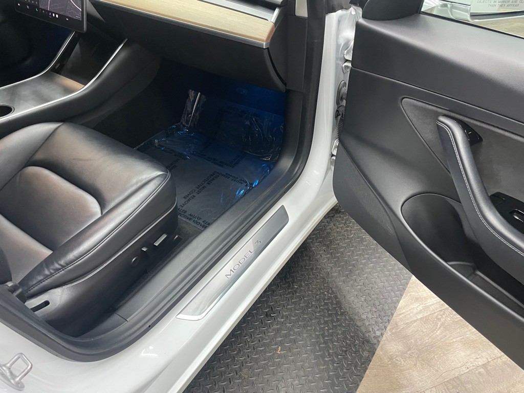 2020 Tesla Model 3 Image 36