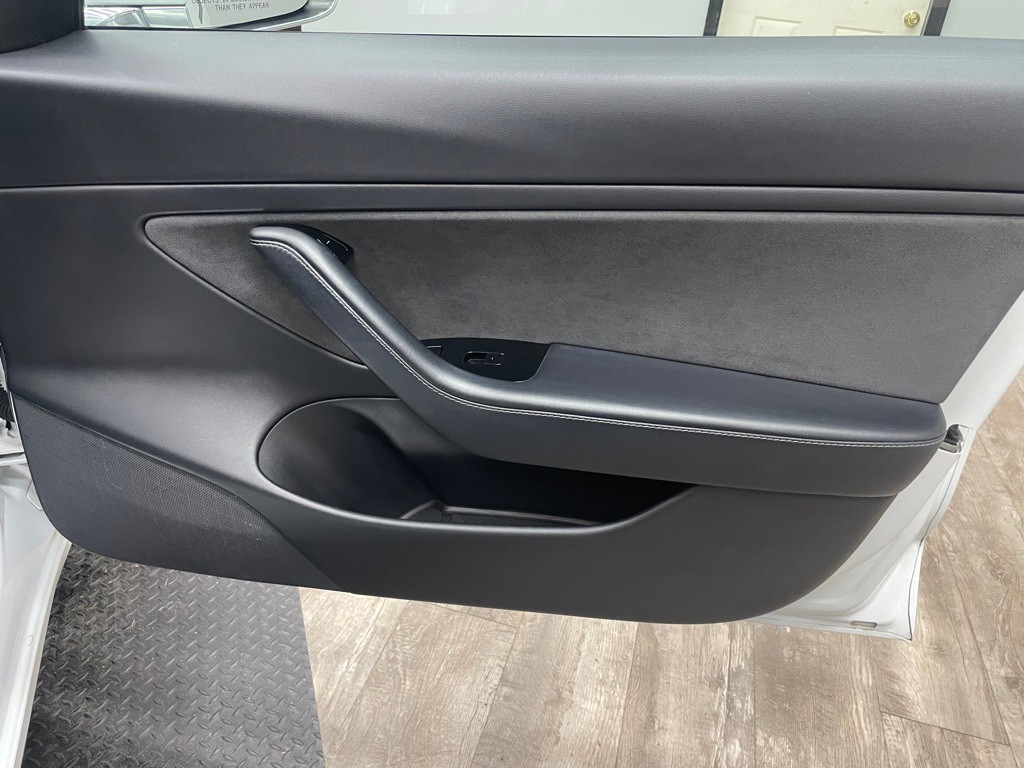 2020 Tesla Model 3 Image 37