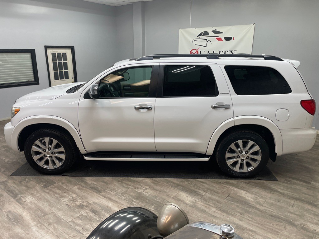 2015 Toyota Sequoia Image 8