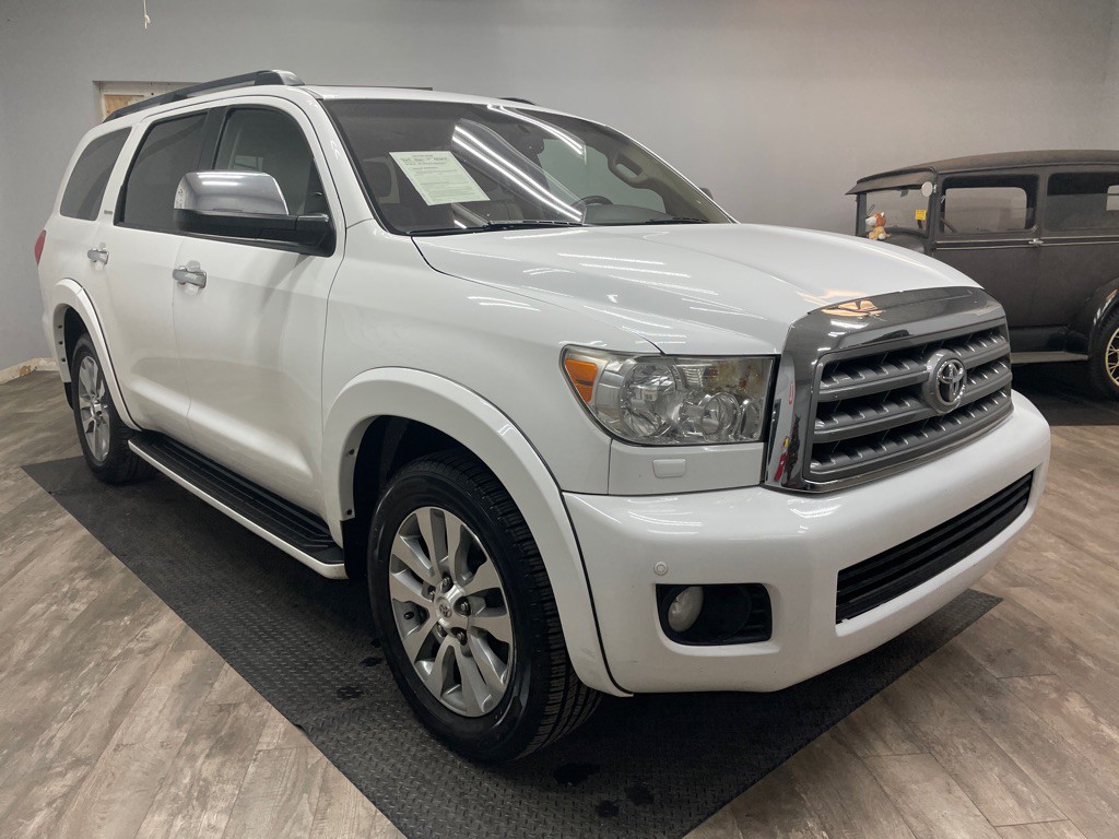 2015 Toyota Sequoia Image 11