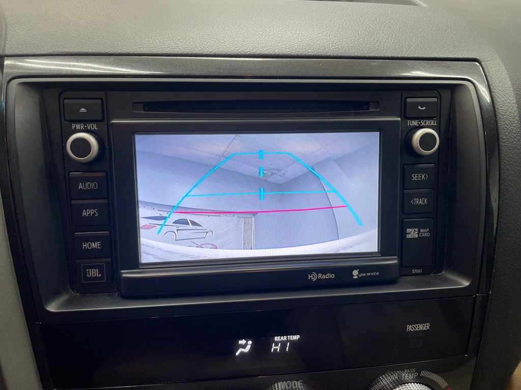 2015 Toyota Sequoia Image 24