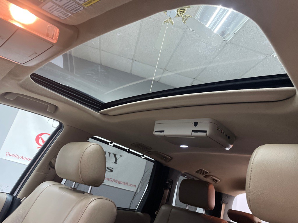 2015 Toyota Sequoia Image 29