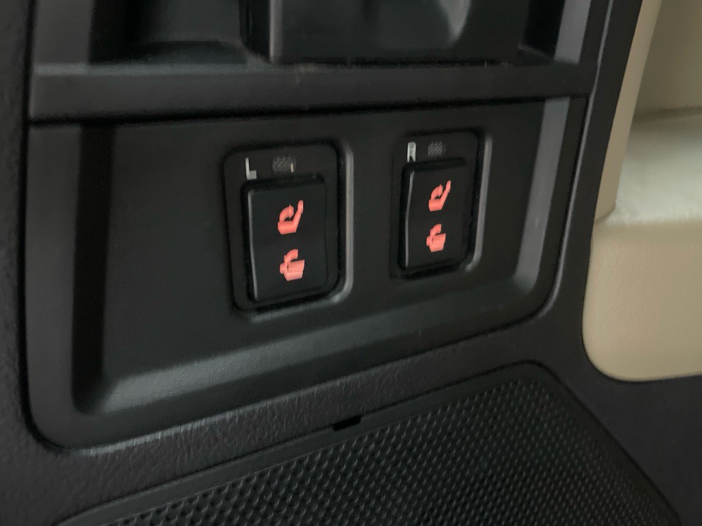 2015 Toyota Sequoia Image 50