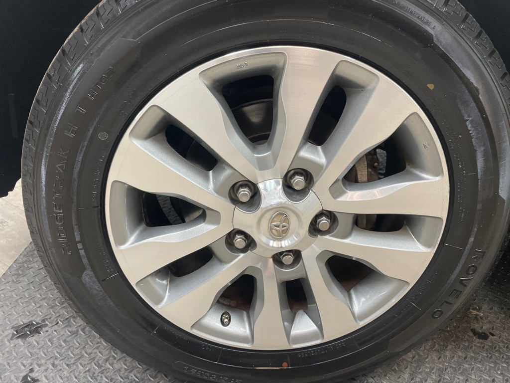 2015 Toyota Sequoia Image 56