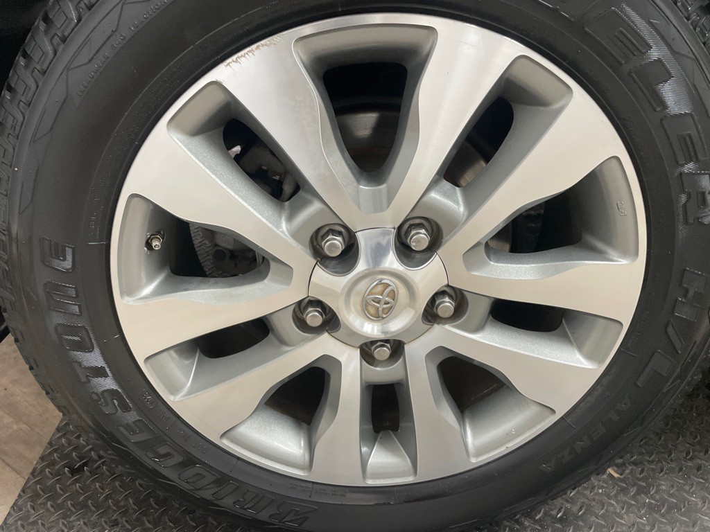 2015 Toyota Sequoia Image 58