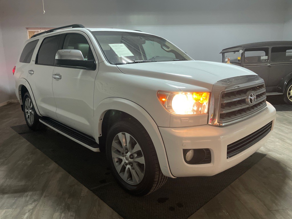 2015 Toyota Sequoia Image 60