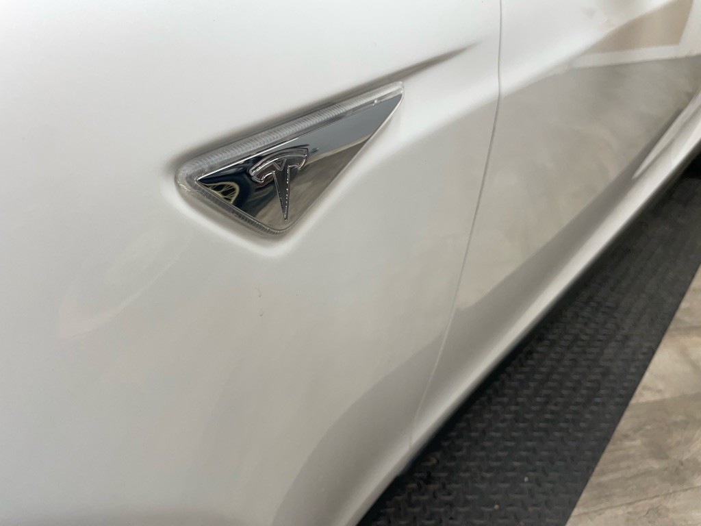 2015 Tesla Model S Image 5