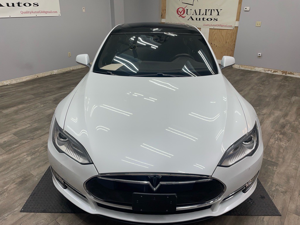 2015 Tesla Model S Image 12