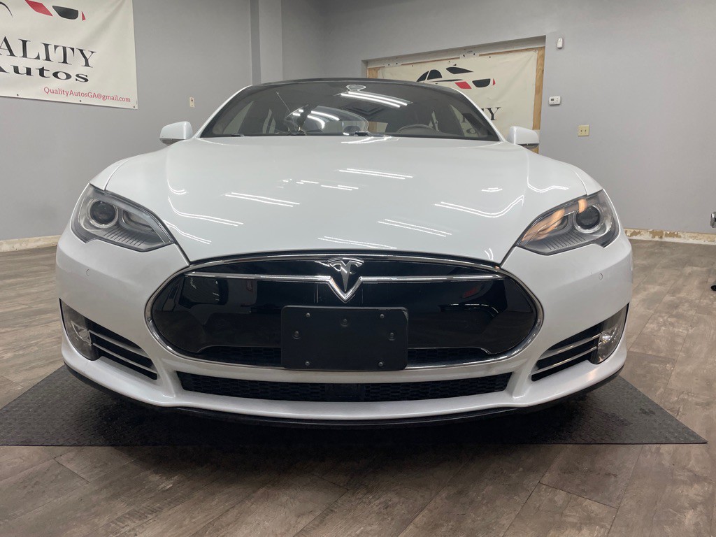 2015 Tesla Model S Image 13