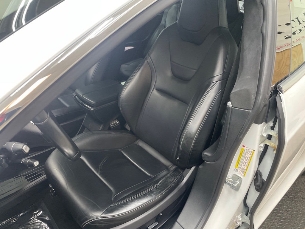 2015 Tesla Model S Image 17