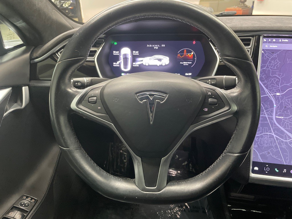 2015 Tesla Model S Image 19