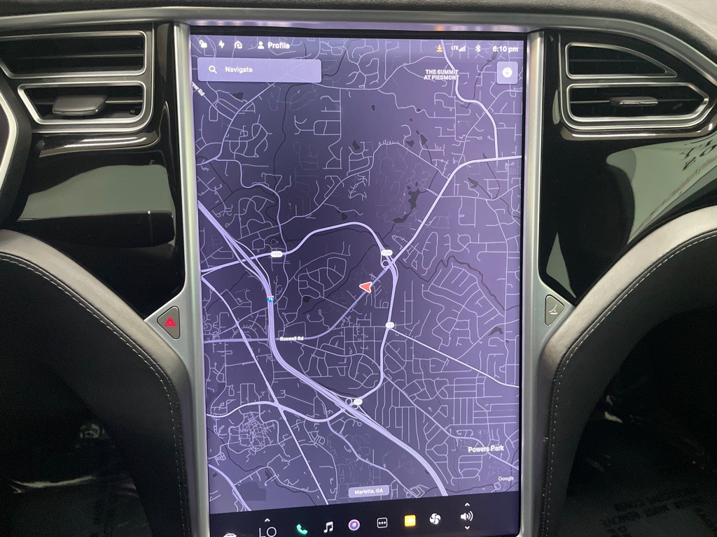 2015 Tesla Model S Image 21