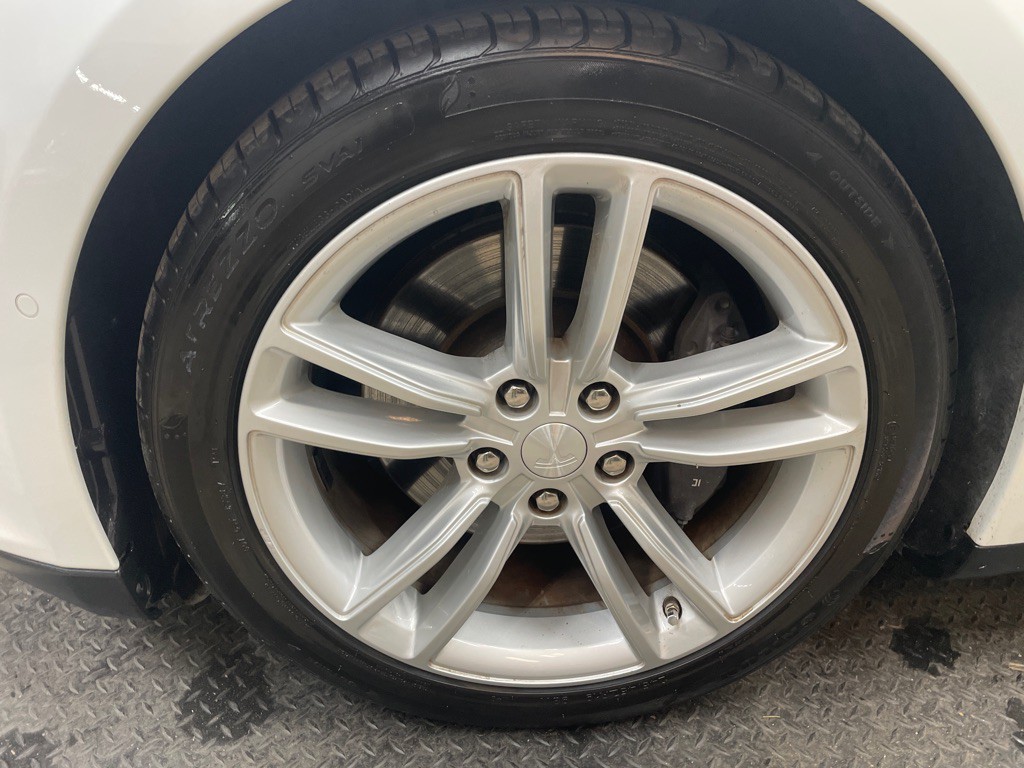 2015 Tesla Model S Image 45