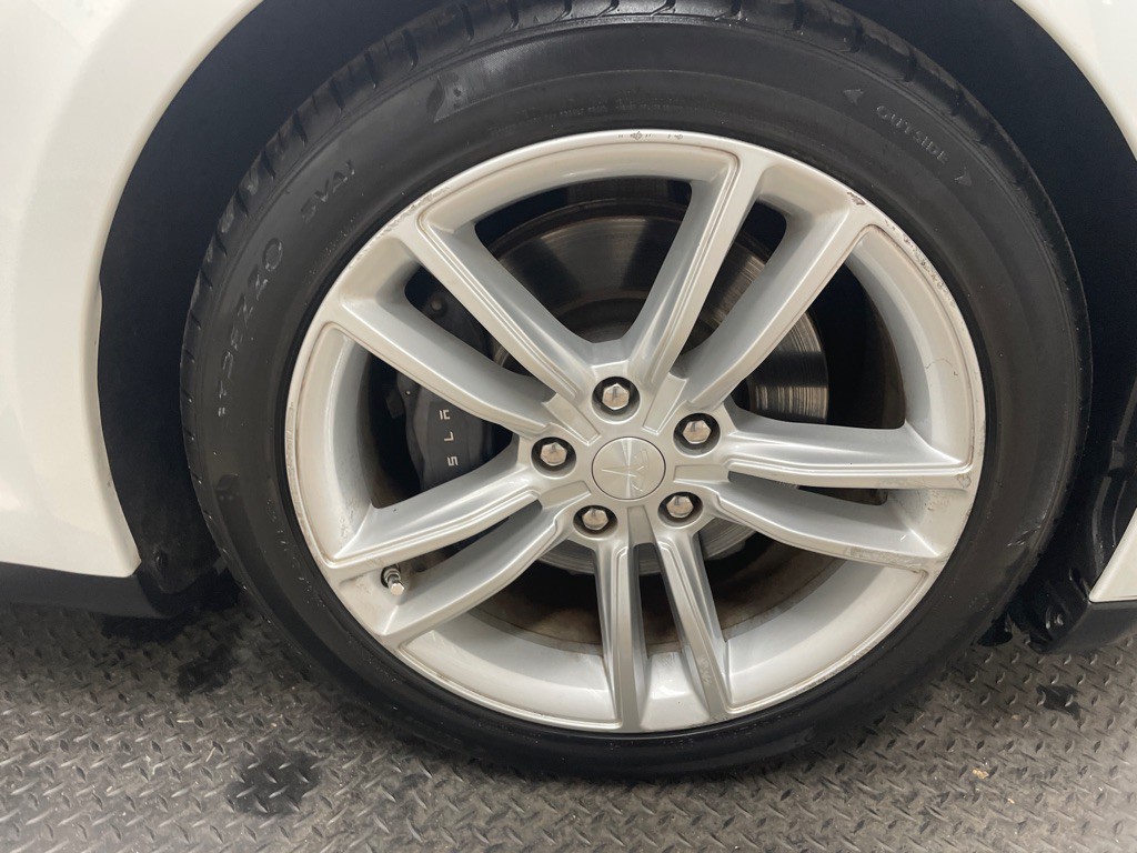 2015 Tesla Model S Image 48