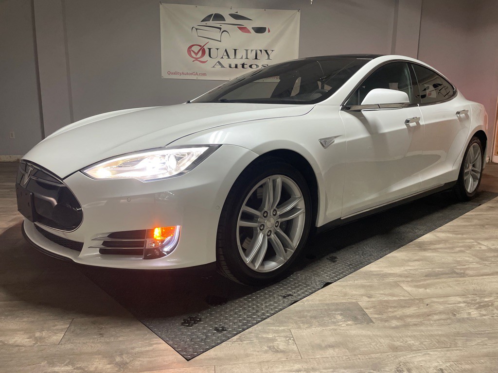 2015 Tesla Model S Image 52
