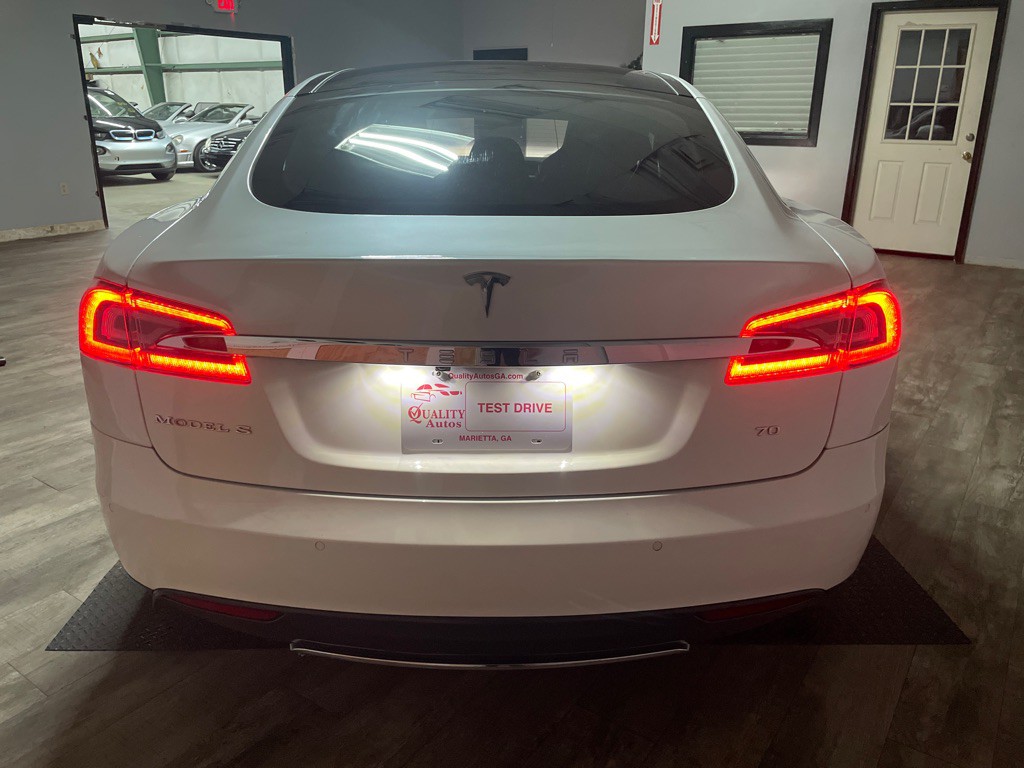 2015 Tesla Model S Image 53