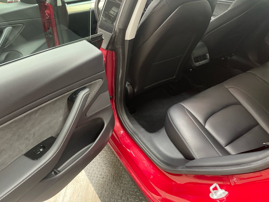 2020 Tesla Model 3 Image 27